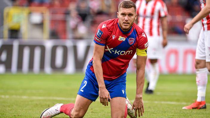 Trabzonspor’dan stoper atağı! Tomas Petrasek… 5